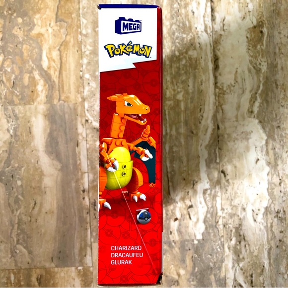 New Mega Pokémon Charizard Building set. - Picture 4 of 5